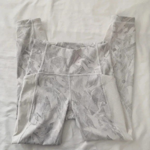 Lululemon Breezy Dot Tights 25" High Rise Mesh Accent Leggings Jasmine White 4 - Picture 8 of 14